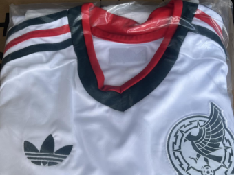 Playera Mexico entregado a Jose Antonyy
